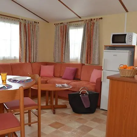 אתר קמפינג Le Puits Rochais