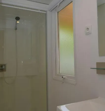 营地 乐普依特斯鲁查斯露营酒店 *