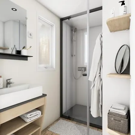 乐普依特斯鲁查斯露营酒店 * 莱萨布勒-多洛讷