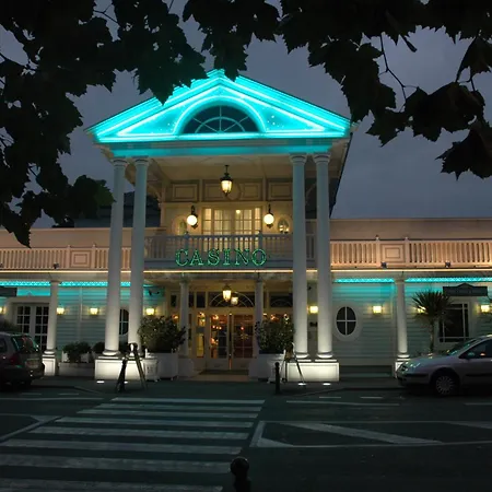 乐普依特斯鲁查斯露营酒店 营地