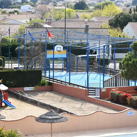 营地 乐普依特斯鲁查斯露营酒店 *