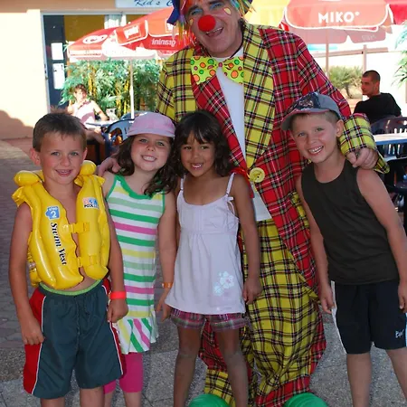 אתר קמפינג Le Puits Rochais *